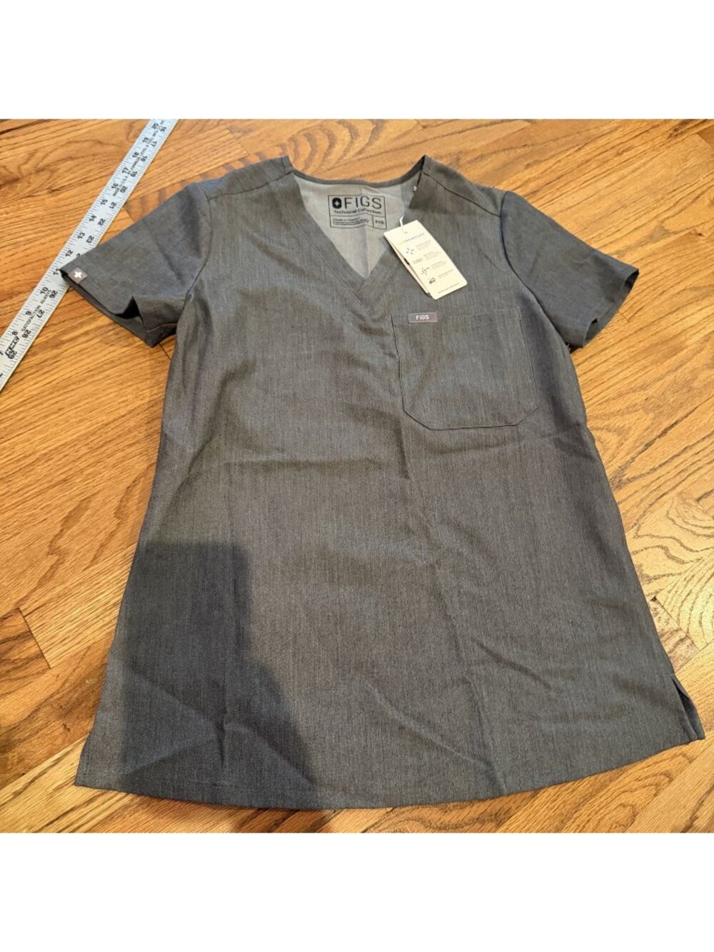 FIGS WOMENS GRAPHITE GRAY XXS SCRUB TOP NEW PO 1365 CATARINA ONE POCKET